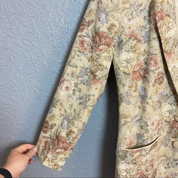 VINTAGE CAROL ANTONE FLORAL WOMENS BLAZER {Medium} - Picture 3 of 6